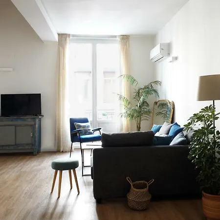 Appartement T-home / Stylish Center