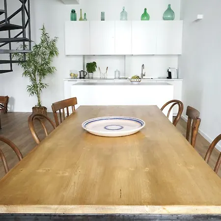 Apartment T-home / Stylish Center Palermo