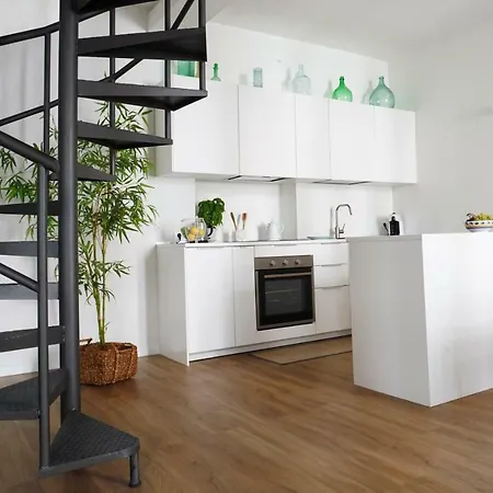 Appartement T-home / Stylish Center